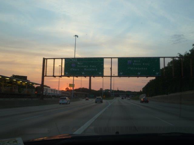 Orland Park stretch limousine going to Chicago